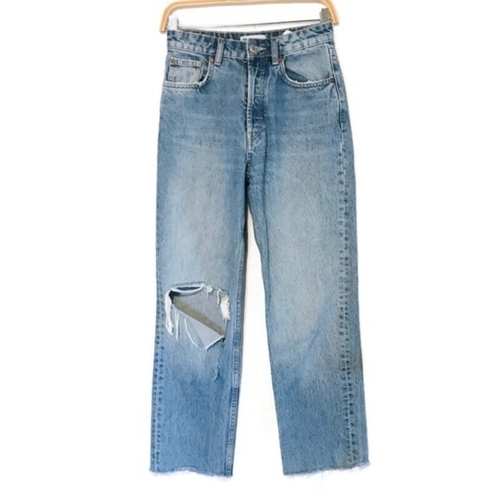 Zara High Rise Button Fly 100% cotton Distressed Boyfriend Jeans Women’s size 2